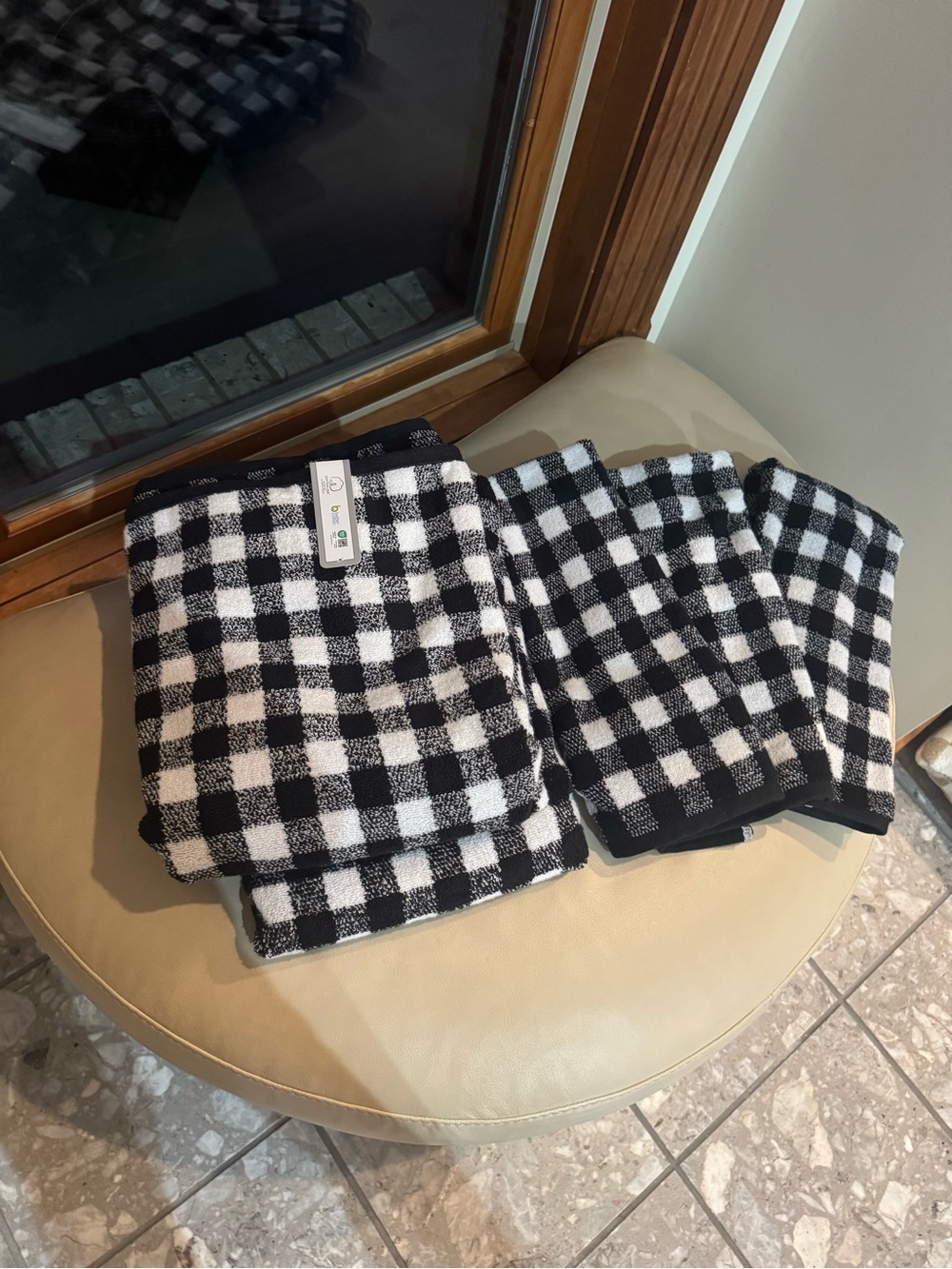 “Truly Lou” BLACK WHITE CHECK PLUSH Bath Towel Set of 5